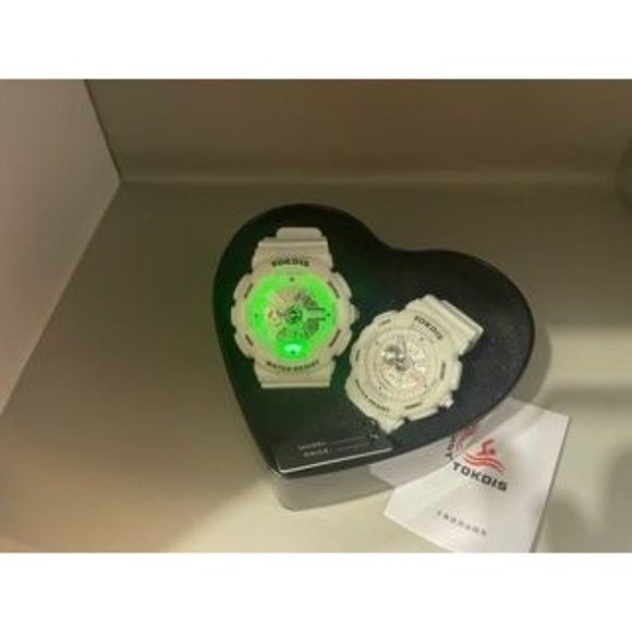 TWO New Watches  FREE Heart Shape DISPLAY CASE - Picture 7 of 11